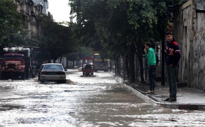 قال مدير عام التربة والري في وزارة الزراعة شفيق العراوي إن نسبة هطول الأمطار على قطاع غزة بلغت ما يزيد عن 26% من المعدل العام لكافة المحافظات.

