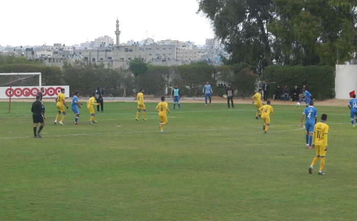 تغلب فريق التفاح على خدمات الشاطئ بنتيجة 1-0 في المباراة التي أقيمت عصر الجمعة على ملعب اليرموك، ضمن منافسات الأسبوع العاشر من دوري الوطنية موبايل للدرجة الممتازة.

سجل هدف التفاح اللاعب مصطف