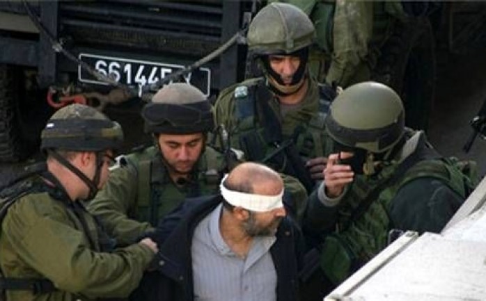 اعتقلت قوات الاحتلال الإسرائيلي في ساعة متأخرة من مساء امس، شابا على حاجز &quot;الكونتينر&quot; شمال شرق بيت لحم.

