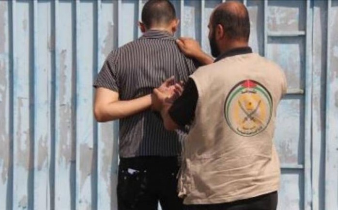 تمكن جهاز المباحث العامة في غزة من إلقاء القبض على قاتل المواطن "ر.ح" بعد ساعات من وقوع الجريمة.

وذكرت مصادر خاصة في المباحث للوكالة الوطنية أن القاتل هو ابن القتيل، دون توضيح أسباب ارتكاب