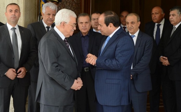 لقاء سابق بين الرئيس عباس ونظيره المصري