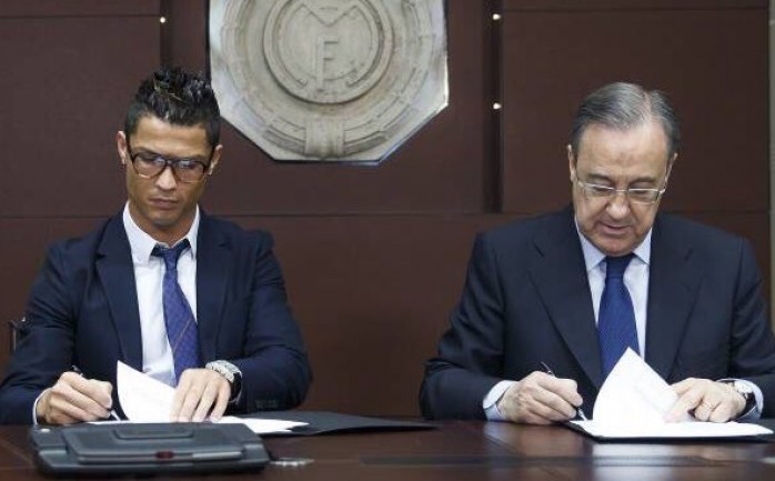 كشفت صحيفة &quot;الماركا&quot; الإسبانيه، أن نادي ريال مدريد يستعد لتمديد عقد نجم الفريق كريستيانو رونالدو حتى عام 2021 خلال الأسبوع الجاري.

وأكدت &quot;الماركا&quot; توصل ريال مدريد لاتفاق 