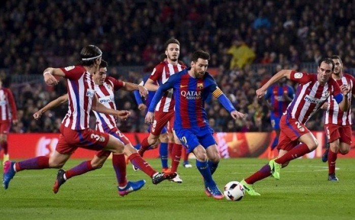 حسم فريق برشلونة تأهله الصعب إلى نهائي بطولة كأس ملك إسبانيا، عقب تعادله مع ضيفه اتليتكو مدريد إياباً 1-1 بعدما كانت نتيجة الذهاب انتهت للفريق الكتالوني 2-1.

سجل هدف برشلونة لويس سواريز 43، 
