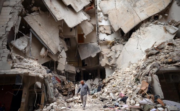 قال المتحدث باسم الخارجية الأميركية مارك تونر، الجمعة، إن النظام السوري أفشل اتفاق الهدنة عبر استمرار الغارات الجوية على حلب.

وقال تونر &quot;كانت لدينا آمال عريضة بأن يؤدي اتفاق جنيف إلى