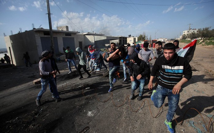 أصيب شابان فلسطينيان اليوم الأحد، برصاص قوات الاحتلال الإسرائيلي في بلدة قباطية جنوب جنين.

وبحسب وكالة الأنباء الفلسطينية، فإن قوات الاحتلال أطلقت النار على ال