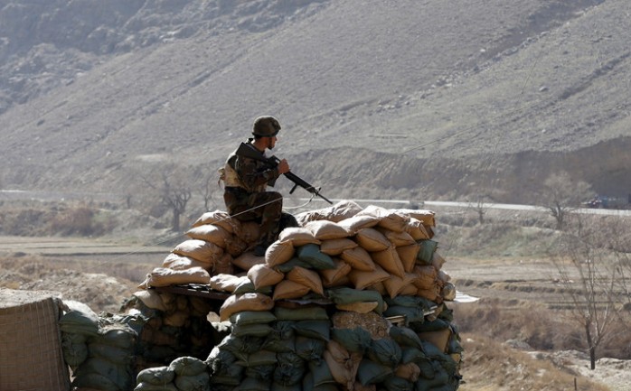 أفاد مسؤولون في وسط أفغانستان بأن تنظيم الدولة الإسلامية قتل 30 مدنيا على الأقل كانوا قد اختطفوا في وقت سابق أثناء قيامهم بجمع الحطب للتدفئة .