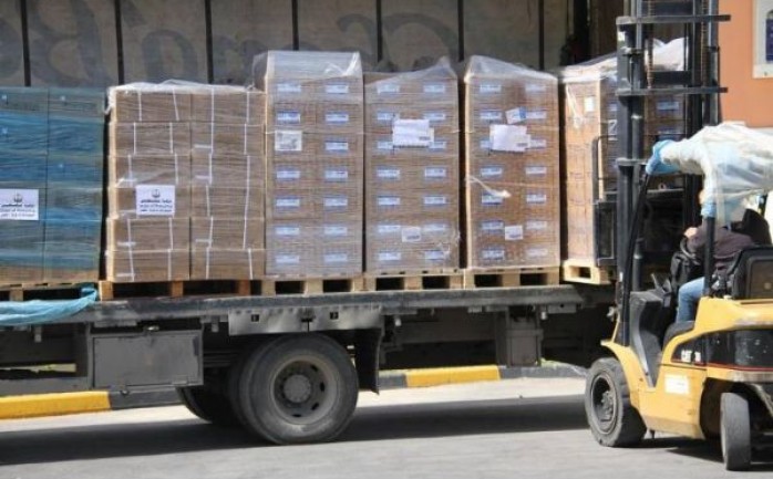 سيّرت وزارة الصحة ظهر اليوم الأربعاء، 31 شاحنة محملة بالأدوية والمستهلكات الطبية والمواد المخبرية من مستودعاتها المركزية في قرية سالم بنابلس إلى مستودعاتها في قطاع غزة.

وقال وزير الصحة جواد 