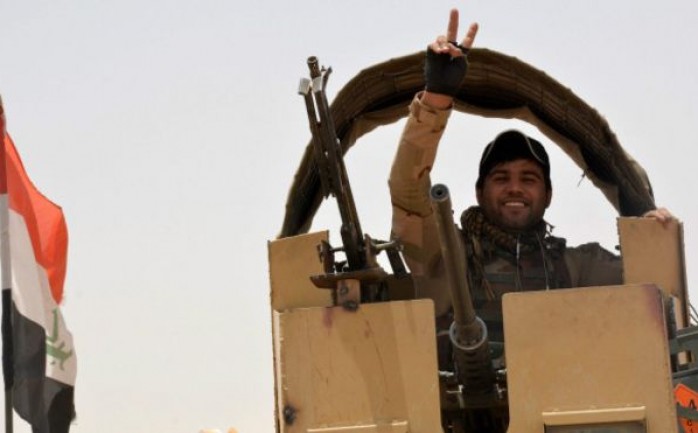 سيطرت القوات الحكومية العراقية على قاعدة جوية تخطط لاستخدامها كنقطة انطلاق للهجوم على مسلحي تنظيم الدولة الإسلامية &quot;داعش&quot; بمعقلهم في مدينة الموصل، بحسب مصادر أمنية.

وقال مصدر أمني 