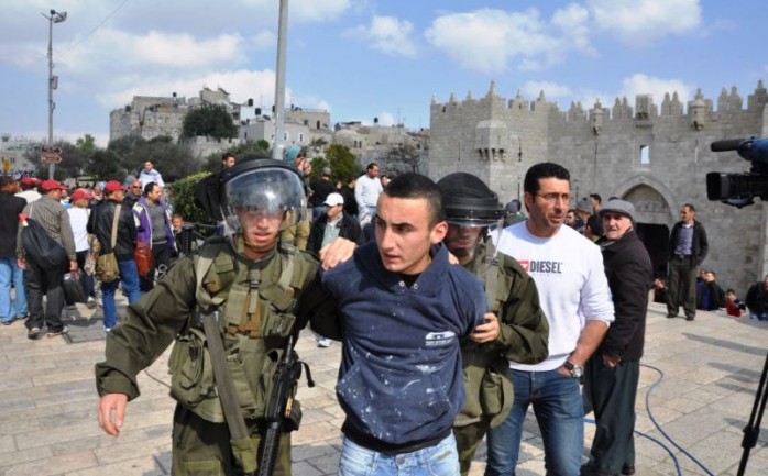 اعتقلت قوات الاحتلال الإسرائيلي، اليوم الأحد، 12 مواطنا من أنحاء متفرقة في مدينة القدس المحتلة.


