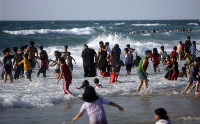 ذكرت دائرة الأرصاد الجوية في فلسطين أن الجو يكون اليوم الاثنين، حاراً نسبياً إلى حار، ويطرأ ارتفاع على درجات الحرارة لتصبح أعلى من معدلها السنوي العام بحدود 4 درجات مئوية، والريا