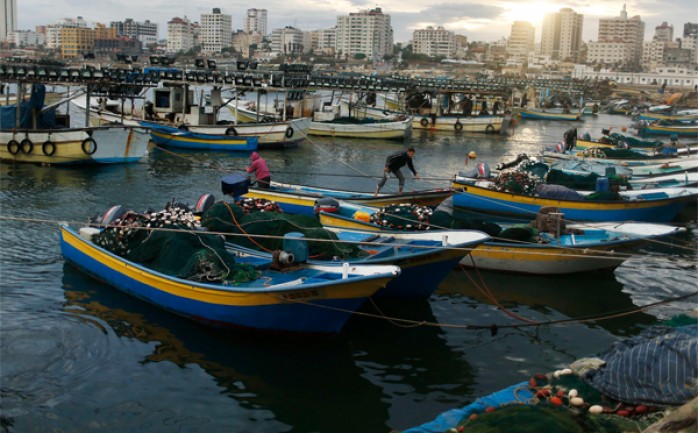 أعلنت الهيئة العامة للشؤون المدنية الفلسطينية، تأجيل سلطات الاحتلال الإسرائيلي لقرار توسيع رقعة الصيد المسموح بها في بحر غزة من ستة أميال إلى تسعة، يومين إضافيين.

