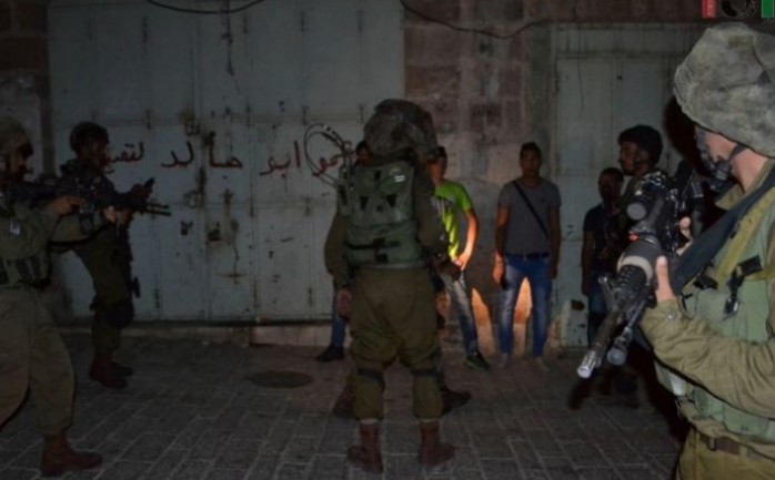 اعتقلت قوات الاحتلال الإسرائيلي الليلة الماضية، 19 مطلوبًا فلسطينيا في أنحاء مختلفة من الضفة الغربية.

وقالت الإذاعة الإسرائيلية إن 15 منهم متهمون بممارسة ما أس