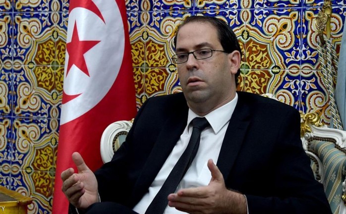 قال رئيس الوزراء التونسي يوسف الشاهد مساء اليوم الجمعة، إن بلاده ستضطر إلى تبني برنامج تقشفي تضمن خفض وظائف القطاع العام وفرض ضرائب جديدة إذا استمرت الصعوبات الاقتصادية الحالية.

وأضاف الشاهد