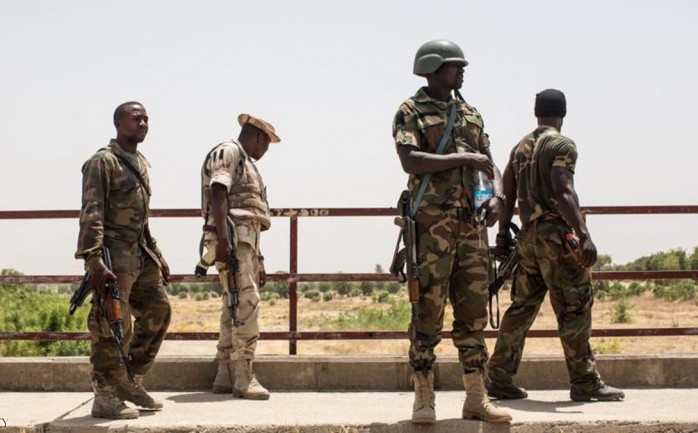 أكد الجيش النيجيري، فقدان 19 جنديا بعدما تعرضوا لكمين نصبته جماعة "بوكو حرام" الإرهابية المتشددة في شمال شرق البلاد.

وكان هؤلاء الجنود عائدين من عملية جرت الخميس ضد معقل ل