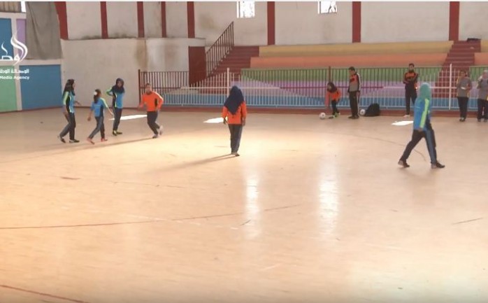 افتتح في مدينة غزة أول دوري كرة قدم للفتيات، بمشاركة 5 فرق هي (شباب وخدمات رفح، خدمات النصيرات، الأهلى والهلال الغزيان) وبرعاية من مركز العمل التنموي "معا" وبالتنسيق مع الإتحاد الفلسطيني لكرة