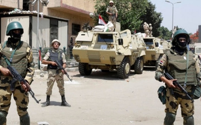 أعلنت القوات المسلحة المصرية بعد ظهر اليوم الجمعة، عن تمكن عناصرها العاملة في شمال شبه جزيرة سيناء من قتل 15 من المسلحين الذين هاجموا موقعا عسكريا في وقت سابق اليوم.


