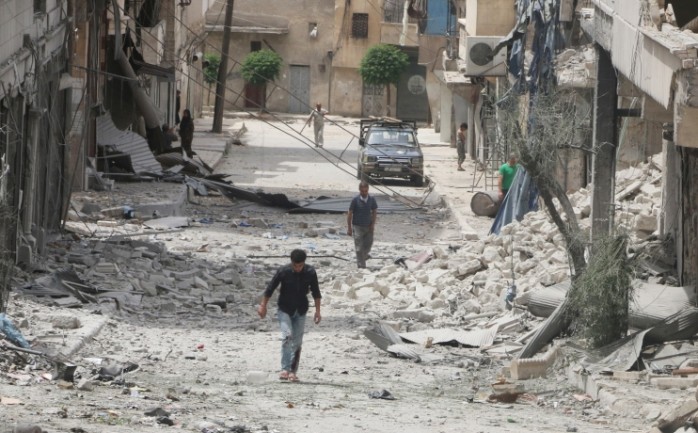 أعلنت روسيا أن الهدوء ساد في مدينة حلب السورية بعد وقف إطلاق النار من جانب واحد، أثناء النهار لأربعة أيام متتالية.

وقال المرصد السوري لحقوق الإنسان إن الهدوء ساد المدينة، لكن عمليات الإجلاء 