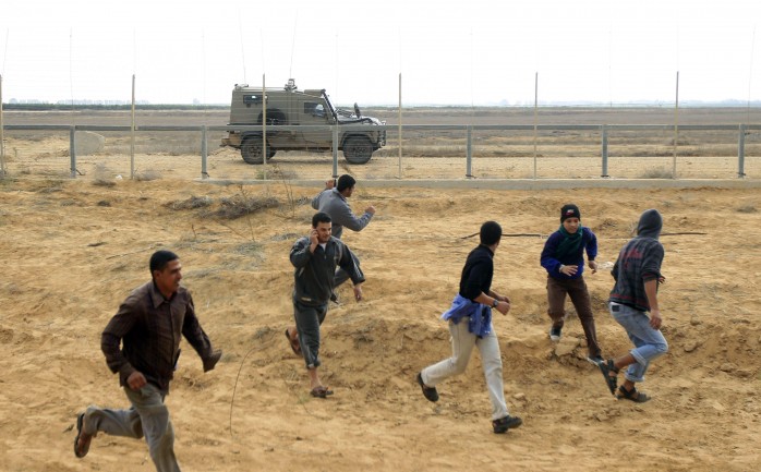 أعلن جيش الاحتلال الإسرائيلي اليوم الثلاثاء، اعتقال 4 فلسطينيين من سكان قطاع غزة تسللوا عبر السياج الأمني الفاصل إلى مستوطنة &quot;اشكول&quot;.

