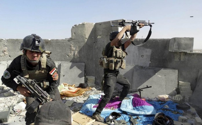 أفاد سكان بمدينة الموصل العراقية، بمقتل حوالي 30 مدنيًا الأسبوع الماضي في ضربة جوية بمنطقة يسيطر عليها تنظيم &quot;داعش&quot;.

وأوضح السكان أنهم رأوا سقوط ثلاث