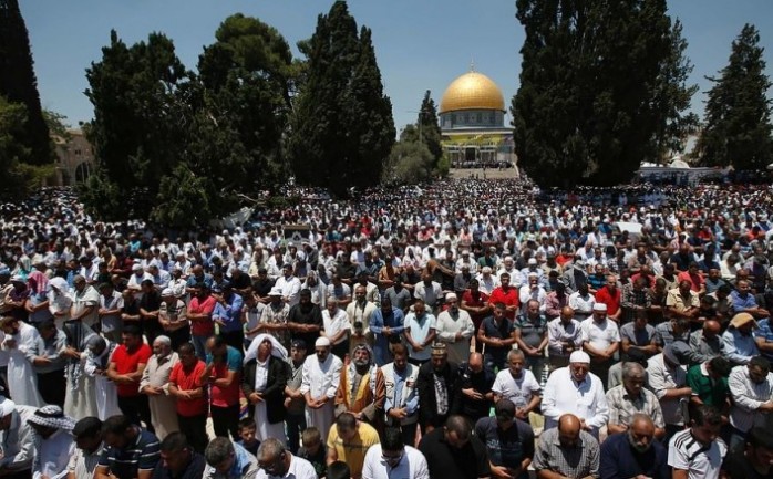 
غادر&nbsp; 235 مصل من قطاع غزة إلى القدس للصلاة في المسجد الأقصى المبارك عبر معبر بيت حانون &quot;ايرز&quot; شمال القطاع.

وأفادت مصادر من هيئة الشؤون الم