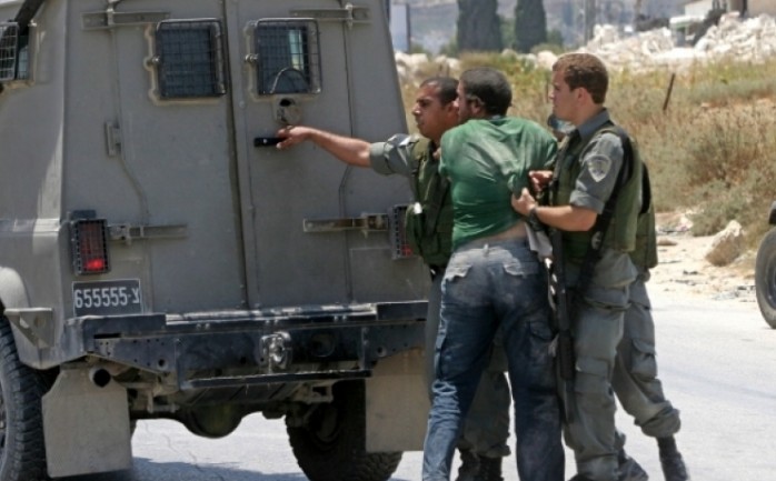 شنت قوات الاحتلال الإسرائيلي اليوم الأحد، حملة اعتقالات ومداهمات واسعة في مدينة الخليل جنوب الضفة الغربية.

وذكرت مصادر محلية وأمنية، أن قوات الاحتلال داهمت مدي