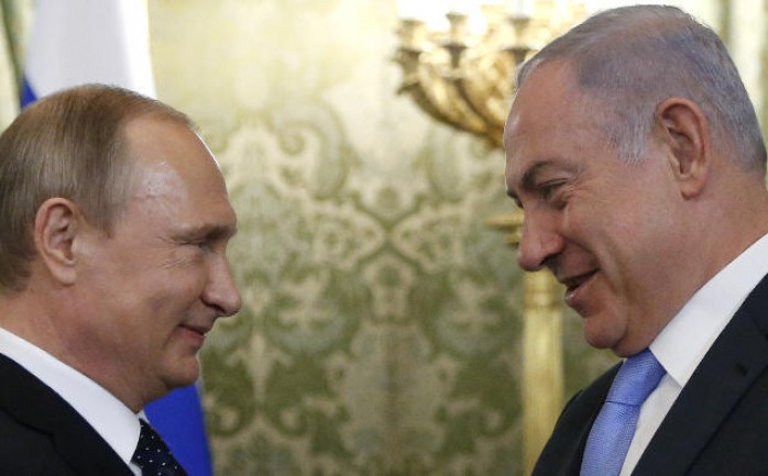 بحث الرئيس الروسي فلاديمير بوتين مع رئيس الوزراء الإسرائيلي بنيامين نتنياهو خلال اتصال هاتفي بينهما الأوضاع في الشرق الاوسط بما فيها عمليات السلام بين الفلسطينيين والإسرائيليين.

