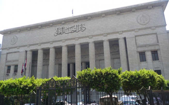 أصدرت محكمة جنايات القاهرة اليوم السبت حكماً بإعدام شخصين شنقا والسجن المؤبد لأربعة آخرين في القضية المعروفة إعلاميا بـ"العائدون من ليبيا".