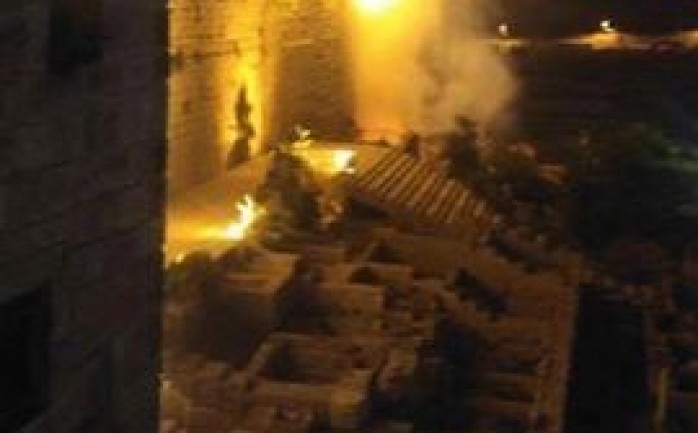 سيطرت طواقم إطفائية مساء الأربعاء، على حريق شب في منطقة القصور الأموية جنوبي المسجد الأقصى المبارك.

ووفقا لو