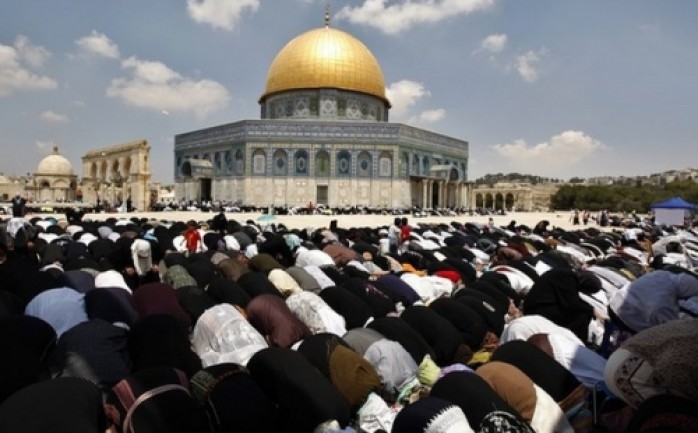 
غادر مئات المصلين من قطاع غزة صباح الجمعة إلى مدينة القدس للصلاة في المسجد الأقصى المبارك عبر معبر بيت حانون &quot;ايرز&quot; شمال القطاع.

وقالت 