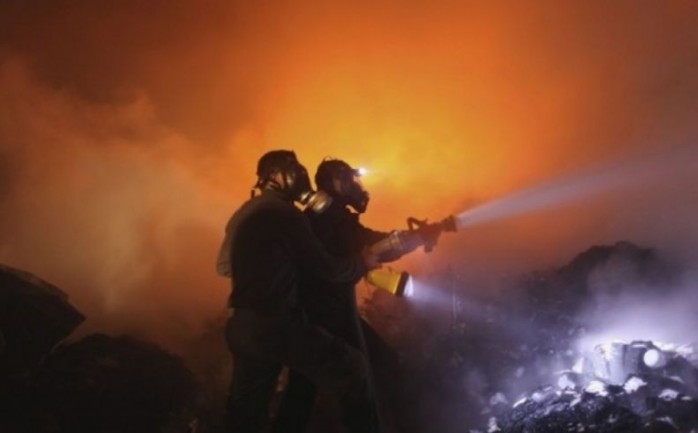 سيطرت طواقم الدفاع المني بمحافظة خانيونس جنوب قطاع غزة على حريق نشب في أحد منازل المواطنين بالمحافظة.

وتلقت غرفة عمليات الدفاع المدني إشارة استغاثة بوجود حريق في أحد المنازل، حيث تحركت الط
