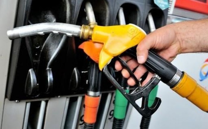أعلنت الإذاعة الإسرائيلية السبت، عن ارتفاع أسعار الوقود عند منتصف الليلة بنسبة أكثر من 3%.

وذكرت الإذاعة أن ارتفاع السعر جاء بسبب ارتفاع أسعار النفط في الأسواق