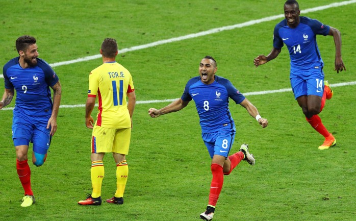 تغلب المنتخب الفرنسي على نظيره الروماني بنتيجة 2-1 في المباراة التي جمعت الفريقين على ملعب &quot;بارك دي برانس&quot; بافتتاح بطولة كأس أمم أوروبا 2016.

تقدمت فرنسا عبر المهاجم أوليفيه جيرو ب