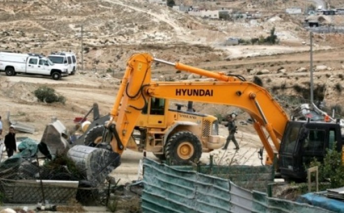&nbsp;أشعرت قوات الاحتلال الإسرائيلي اليوم الثلاثاء، مواطنين من قري