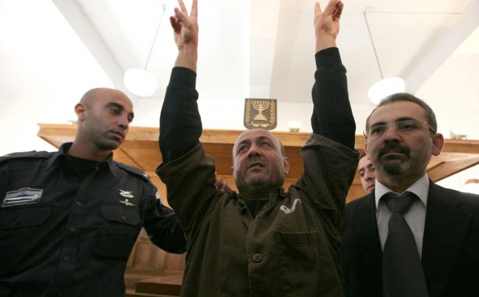 نقلت ما تسمى مصلحة سجون الاحتلال الإسرائيلي عضو اللجنة المركزية لحركة فتح الأسير مروان البرغوثي من سجن "جلبوع" إلى عزل "هداريم".