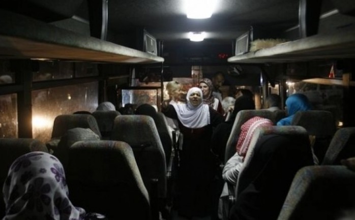 غادرت مجموعة من أهالي أسرى قطاع غزة، فجر الاثنين، لزيارة ذويهم في سجن &quot; إيشل &quot;، بالتنسيق مع الصليب الأحمر الدولي.

