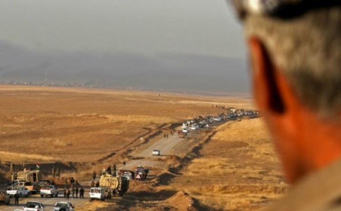 تحاصر القوات الكردية المشاركة في الهجوم على تنظيم الدولة الإسلامية لاستعادة مدينة الموصل العراقية بلدة "بعشيقة" شمال البلاد.

