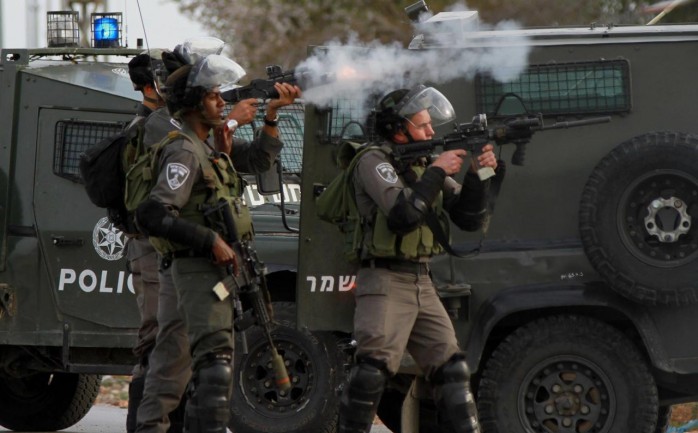 اعتقلت قوات الاحتلال الإسرائيلي فجر الجمعة، مواطنين اثنين، وأصابت ثلاثة آخرين في مخيم الفارعة جنوب طوباس.

وأفادت مصادر طبية ومحلية، 