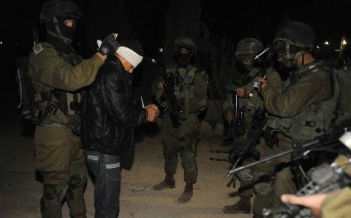 اعتقلت قوات الاحتلال الإسرائيلي الليلة الماضية، 10 فلسطينيين مطلوبين من أنحاء مختلفة من الضفة الغربية.

وذكرت الإذاعة الإسرائيلية أن بعض&nbsp;الذين اعتقلوا من ن