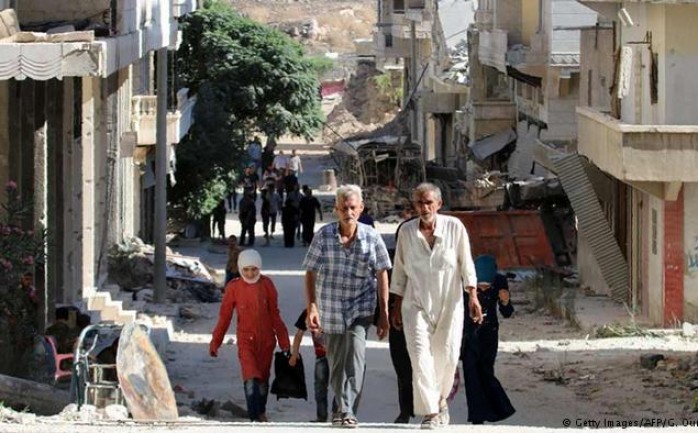 أعلن مركز &quot;حميميم&quot; لتنسيق المصالحة بين أطراف النزاع في سوريا خروج 169 مدنيا، إلى جانب تسليم 69 مسلحا أنفسهم عبر الممرات الإنسانية التي فتحت في حلب.

وأكد مركز &quot;حميميم&