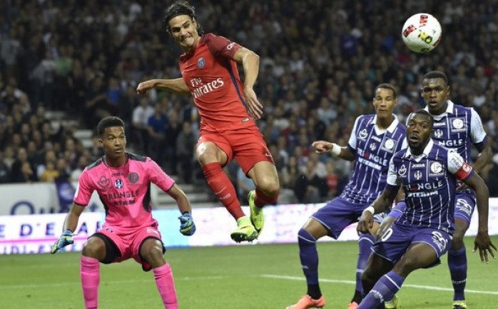 واصل فريق باريس سان جيرمان نتائجه السلبية هذا الموسم وذلك عقب تجرعه للهزيمة الثانية أمام تولوز في افتتاح الجولة السابعة من الدوري الفرنسي.

وتعرض الفريق الباريسي للهزيمة بنتيجة 2-0، حيث سجل ا