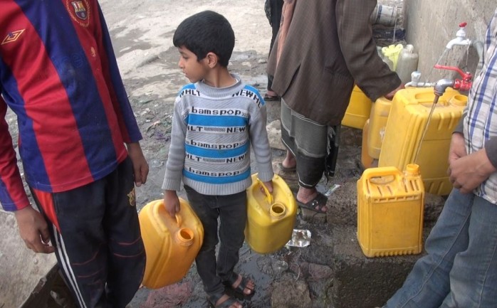 أعلن قسم الصحة الوقائية في الإدارة العامة للصحة والبيئة في بلدية غزة أنه استخدم ما يقارب من 225 ألف لتر من مادة الكلور خلال عام 2016 بهدف تعقيم المياه المنتجة من آبار المياه في المدينة