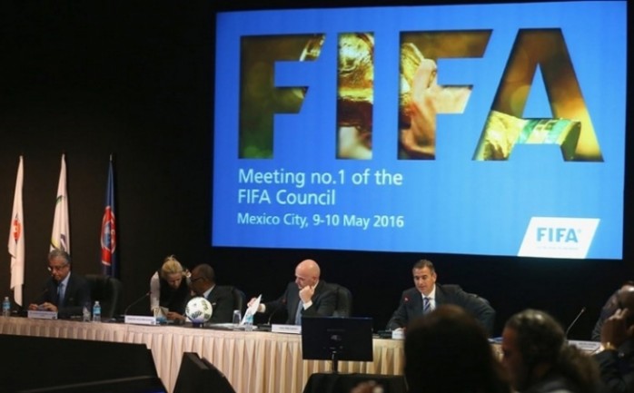 أعلن الاتحاد الدولي لكرة القدم &quot;الفيفا&quot;، زيادة عدد منتخبات كأس العالم إلى 48, اعتبارا من نسخة عام 2026.

وذكر &quot;الفيفا&quot; عبر موقع شبكة التواصل الاجتماعي &quot;تويتر&quot; أن