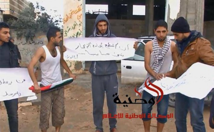 شابان من غزة يتضامنان مع أهالي حي الشجاعية على طريقتهم الخاصة