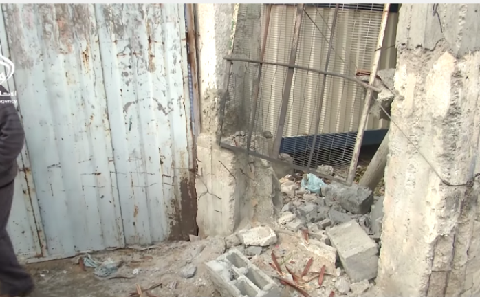 غزة: آثار الانفجار الواقع قرب مدرسة خليل الوزير