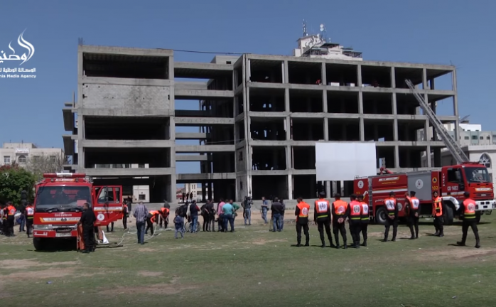 الدفاع المدني ينفذ مناورة تحاكي أوضاع الطوارئ في غزة