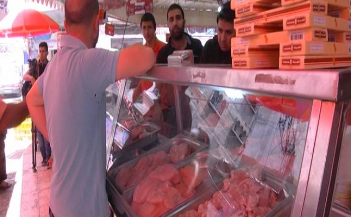 مواطنون غاضبون من ارتفاع أسعار الدجاج بغزة