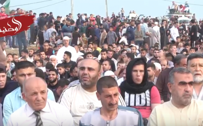 المئات يؤدون صلاة عيد الفطر السعيد بمنطقة "ملكة" شرق غزة