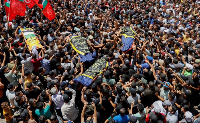الآلاف يشيعون جثمان القيادي في سرايا القدس خالد منصور في رفح