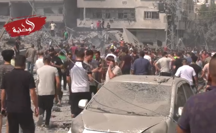 الاحتلال يرتكب مجزرة عقب قصف مسجد السوسي بمخيم الشاطئ غرب غزة
