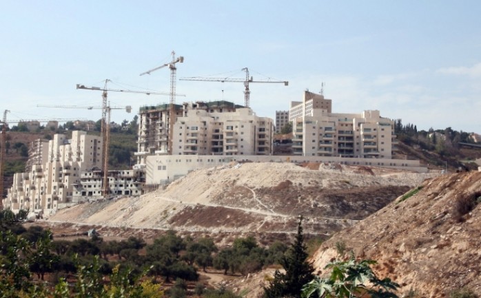 اعلنت حركة "سلام الآن" اليسارية اليوم الخميس  أن لجنة التنظيم والبناء في بلدية القدس صادقت على اقامة 900 وحدة سكنية جديدة في حي رمات شلومو شمال شرق القدس.